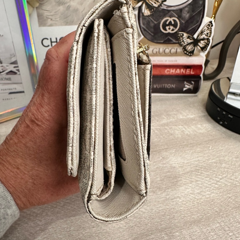 Michael Kors Gray Long Wallet EUC - Picture 5 of 9